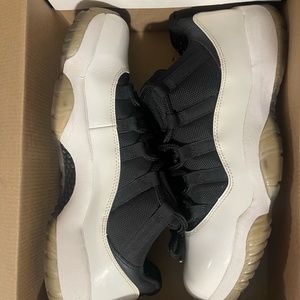 Air Jordan Tuxedo 11 Low